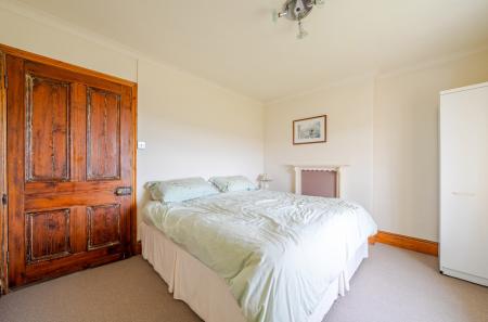 1404444-20-698a51...