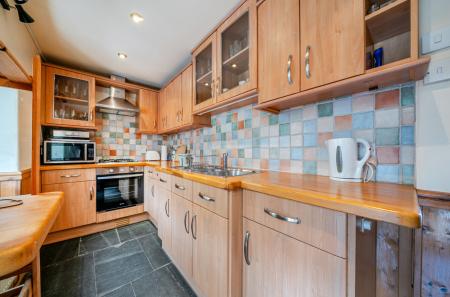 1404444-9-698a515...