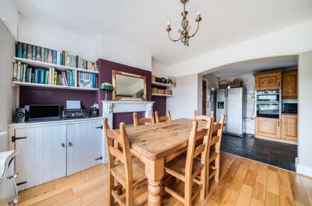 1344091-9-68b04d9...