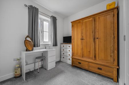 1343674-17-68b1d9...