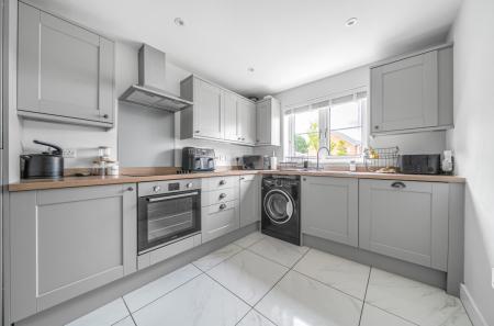 1343674-11-68b1d9...