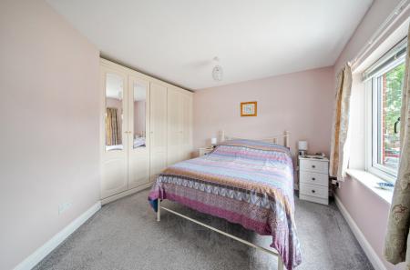 1350738-5-68c2ba0...