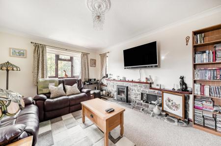 1357281-15-68d40b...