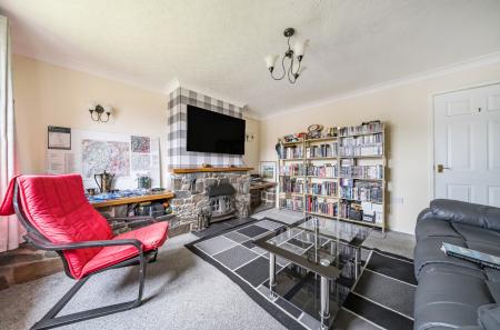 1369821-9-68efcc8...