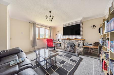 1369821-8-68efcc8...