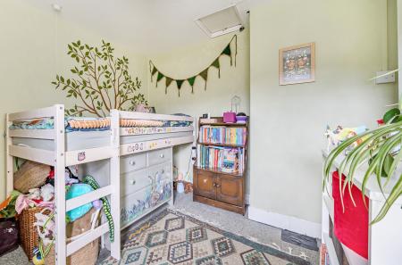 1370330-16-68f7e3...