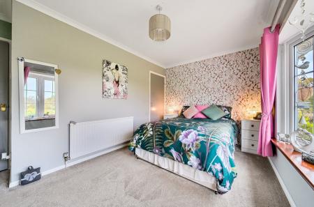 1369164-18-68f7e3...