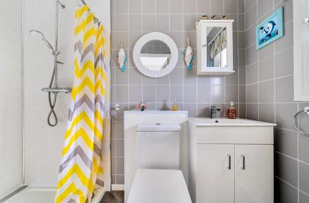 1369164-1-68f7e3c...