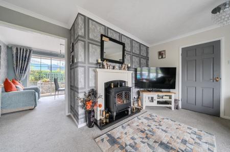 1369164-9-68f7e3d...