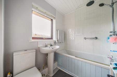 1372601-16-68fb44...