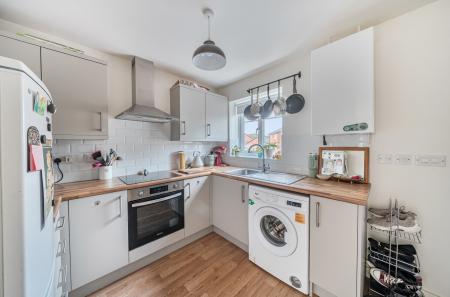 1371216-8-68ff994...