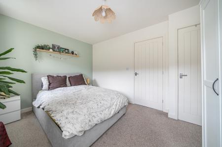 1371216-5-68ff991...