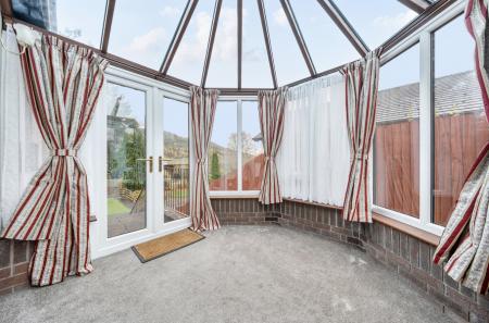 1375854-6-690de99...