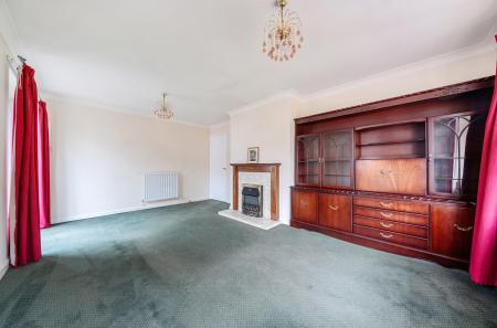 1375854-9-690de9a...