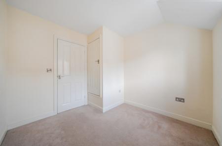 1373342-19-6901e7...