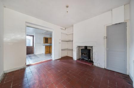 1383724-3-692095e...