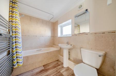 1395457-12-695d17...