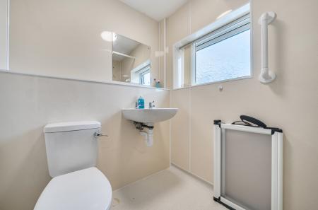 1395971-21-696123...