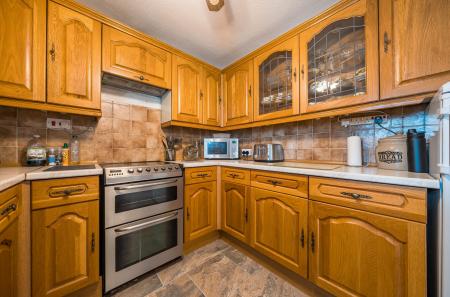 1395971-8-696122d...