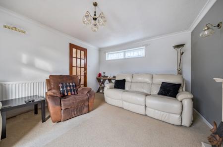 1395971-12-696122...