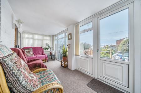 1395971-6-696122c...