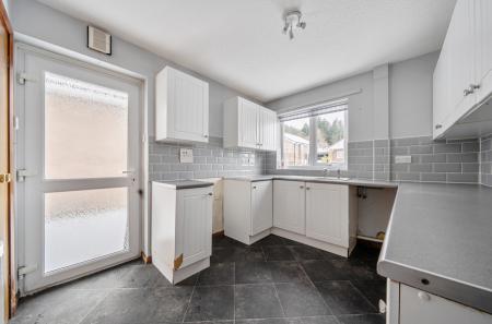 1395965-8-696121c...