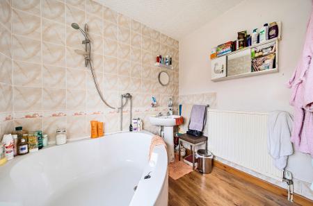 1423957-17-69aada...