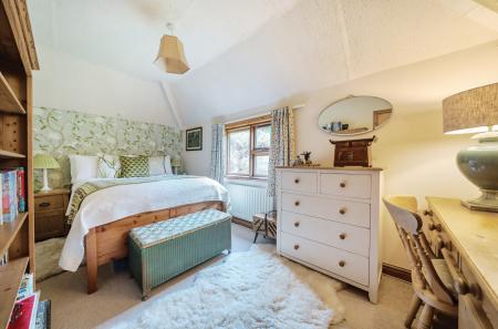 1425785-4-69b3232...