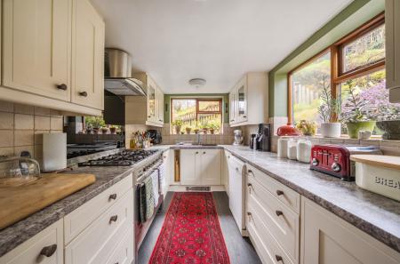 1425785-12-69b324...