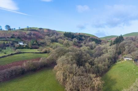 1425785-4-69b975a...