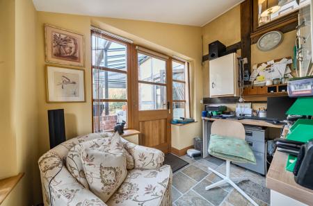 1433073-15-69bda3...