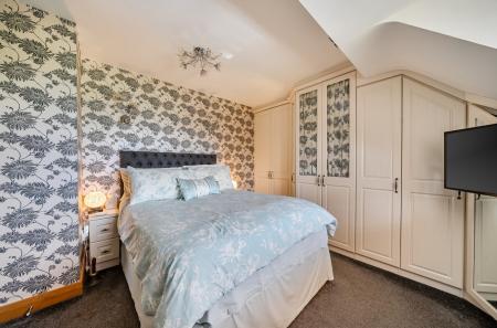 1433073-3-69bda21...