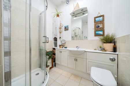 1350571-16-68c156...