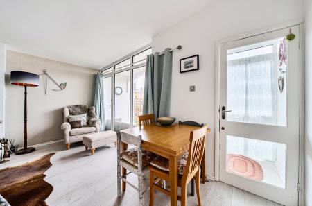 1350571-5-68c1543...