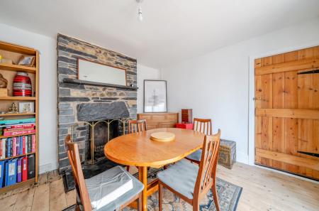 1366071-13-68f646...