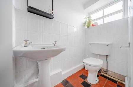 1366071-11-68f646...