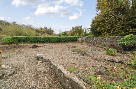 1366071-9-68f6476...