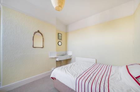 1372821-10-690233...