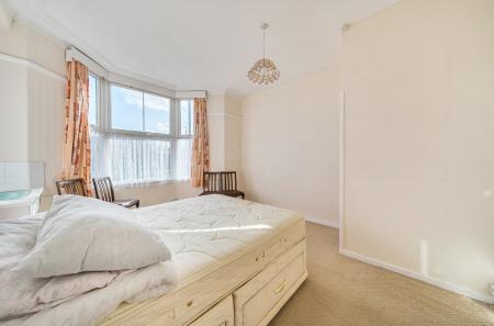 1372821-8-6902338...