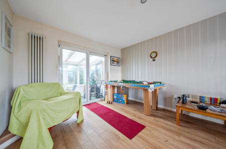 1401895-3-6972590...