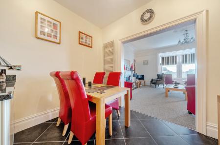 1396584-17-697259...