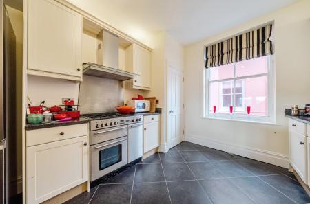 1396584-19-697259...