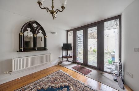 1404989-7-6994c14...