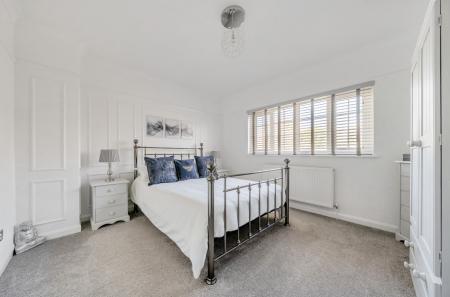 1424307-3-69b9cbf...