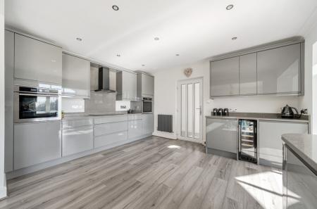 1424307-18-69b9cc...