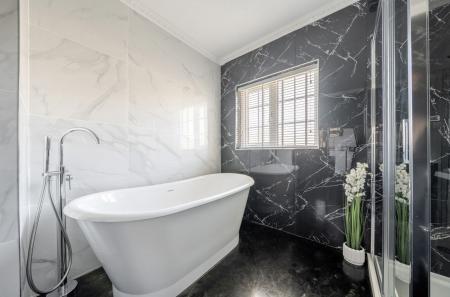 1424307-11-69b9cc...