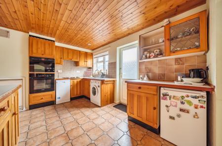 1341309-16-68a4d0...