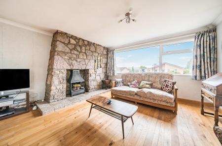 1341309-5-68a487e...