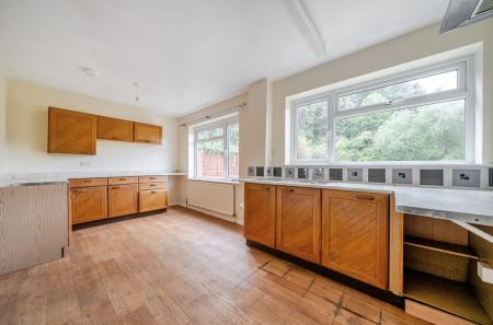 1347407-11-68b879...