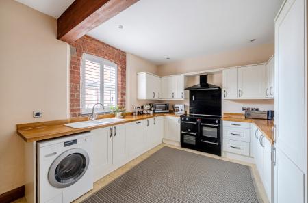 1348133-6-68bffc6...